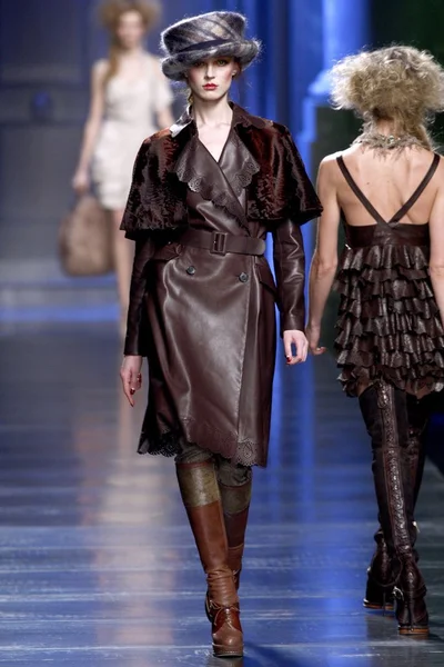 Look 17